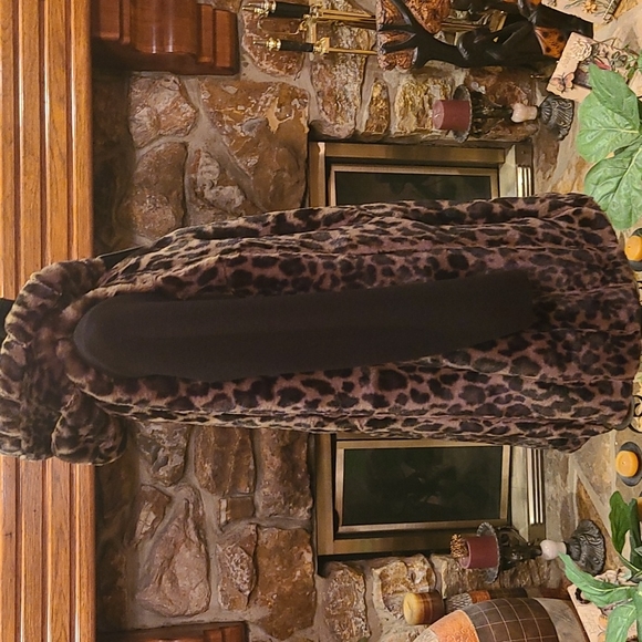 Via Spiga Faux Fur Hooded Leopard Long Vest Size 16-18 - Picture 6 of 16